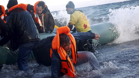 Une nouvelle loi européenne criminaliserait le fait de sauver des migrants de la noyade