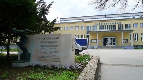 La piscine de Theresienbad à Vienne, où a eu lieu l'agression 