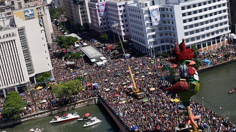 La folie du carnaval, la démence du Mardi Gras (PHOTOS, VIDEOS)