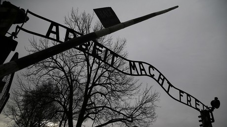 A 93 ans, un ancien garde d’Auschwitz face à la justice allemande