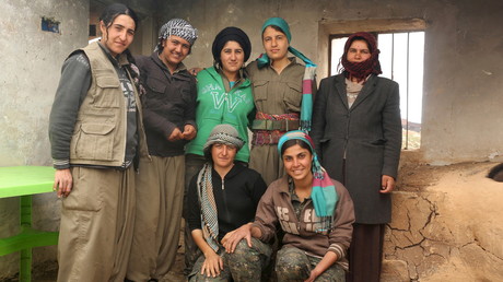 Des femmes combattantes kurdes