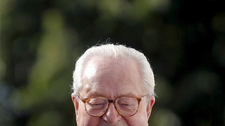 Brahim Zaibat condamné à un euro d'amende pour un «selfie» avec Jean-Marie Le Pen