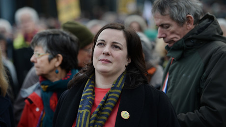 Emmanuelle Cosse : à peine ministre, elle réaffirme son opposition à la déchéance de nationalité