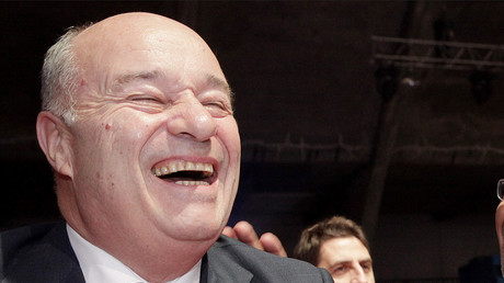 Un journal appartenant à un nouveau ministre encense François Hollande et le remaniement