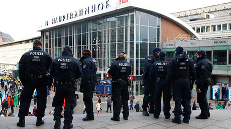 Les rapports indiquant que seuls trois réfugiés sont liés aux attaques de Cologne sont «faux»