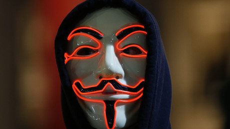 Trois «Anonymous» jugés pour avoir fait fuiter les coordonnées de policiers : délibéré le 22 mars