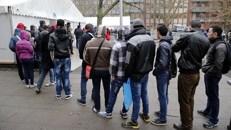 Submergée par les réfugiés, l'Allemagne tente de nouvelles stratégies