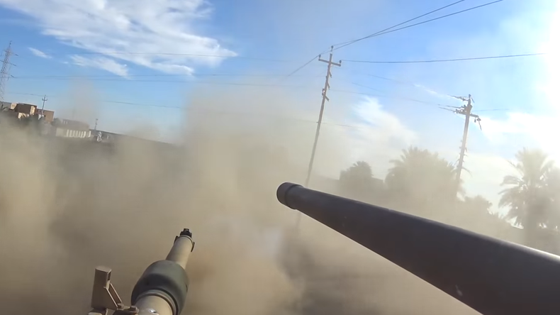 Des journalistes irakiens placent une GoPro sur un tank à Ramadi... et ça déménage (VIDEO CHOC)