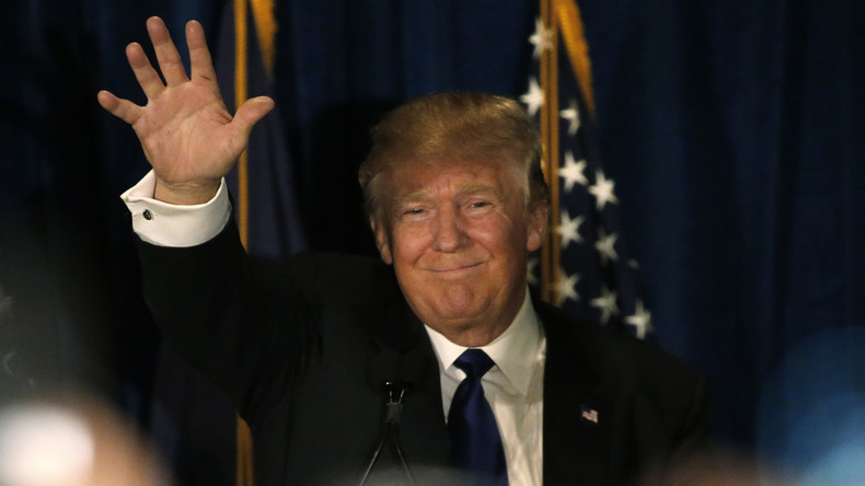 Larry King : Je n’ai jamais vu qui que ce soit comme Trump et Sanders dans la politique américaine