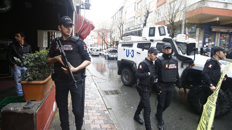 Istanbul : les deux femmes armées de grenades et Kalachnikov à l’attaque (VIDEO DRAMATIQUE)