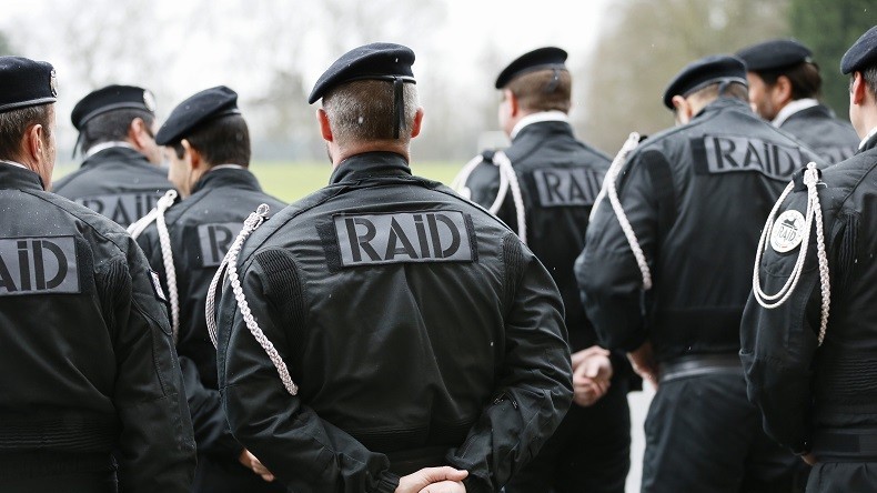 Arrestation mouvementée d'un forcené retranché chez lui à Enghien-les-Bains (Val d'Oise)