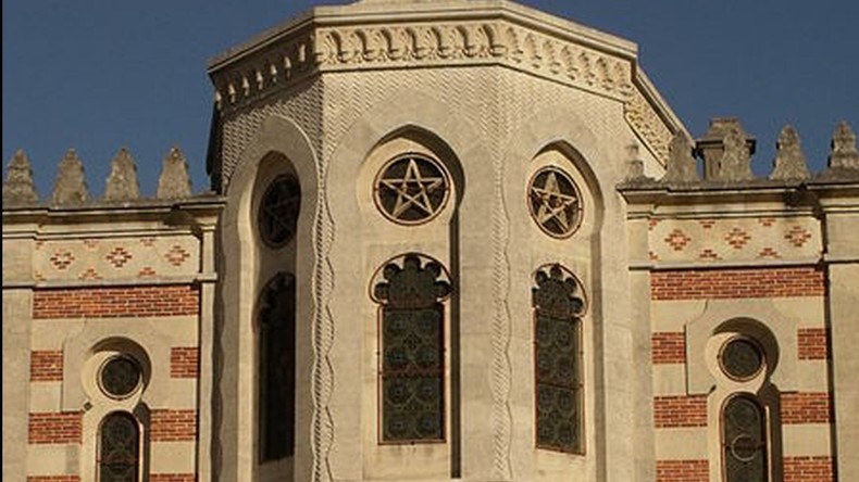 Ouverture d’une enquête après la découverte de croix gammées sur la synagogue de Verdun
