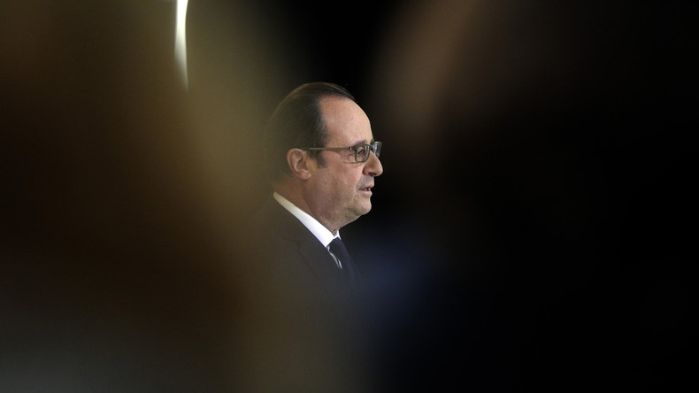 François Hollande a assisté au deuxième festival du cinéma russe à Paris (VIDEO)