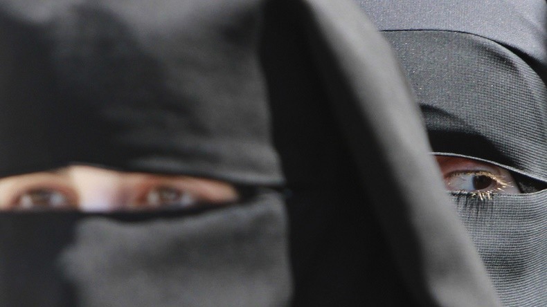 Tunisie : 4 jeunes filles en Niqab qui fêtaient l'attaque de Ben Guardane arrêtées à Kairouan