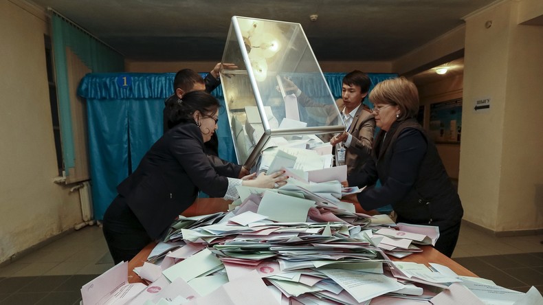Kazakhstan : le parti au pouvoir de Nazarbaïev aurait remporté les élections législatives