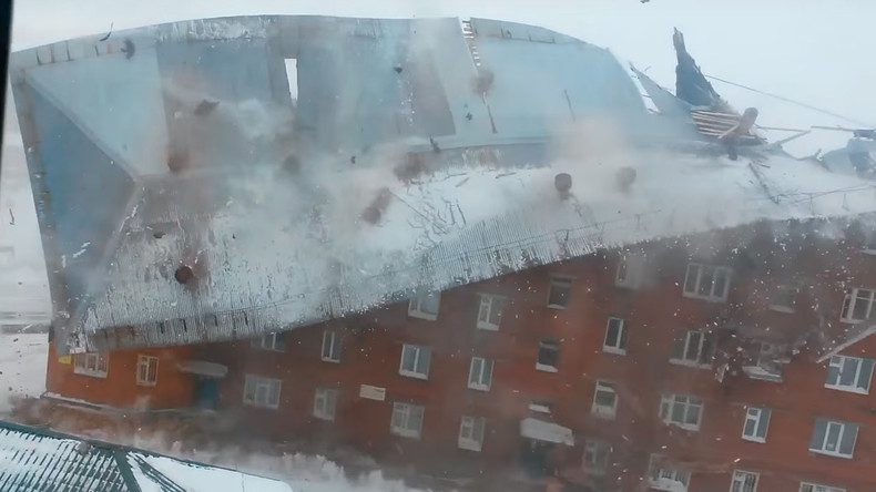 Des vents violents ont arraché le toit d’un immeuble en Sibérie (VIDEO, PHOTOS)