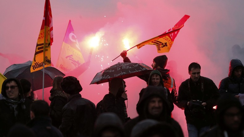 «Ce n’est pas François Hollande qui dirige la France, c’est le MEDEF» 