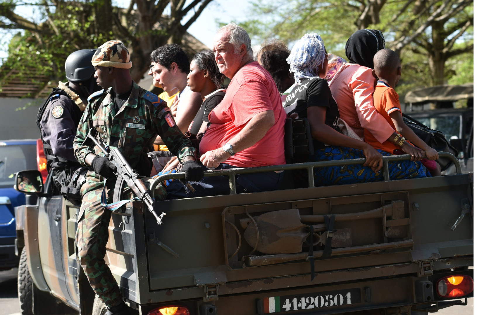 Al-Qaïda revendique l'attaque de Grand-Bassam en Côte d'Ivoire qui «viserait la France» (PHOTOS)