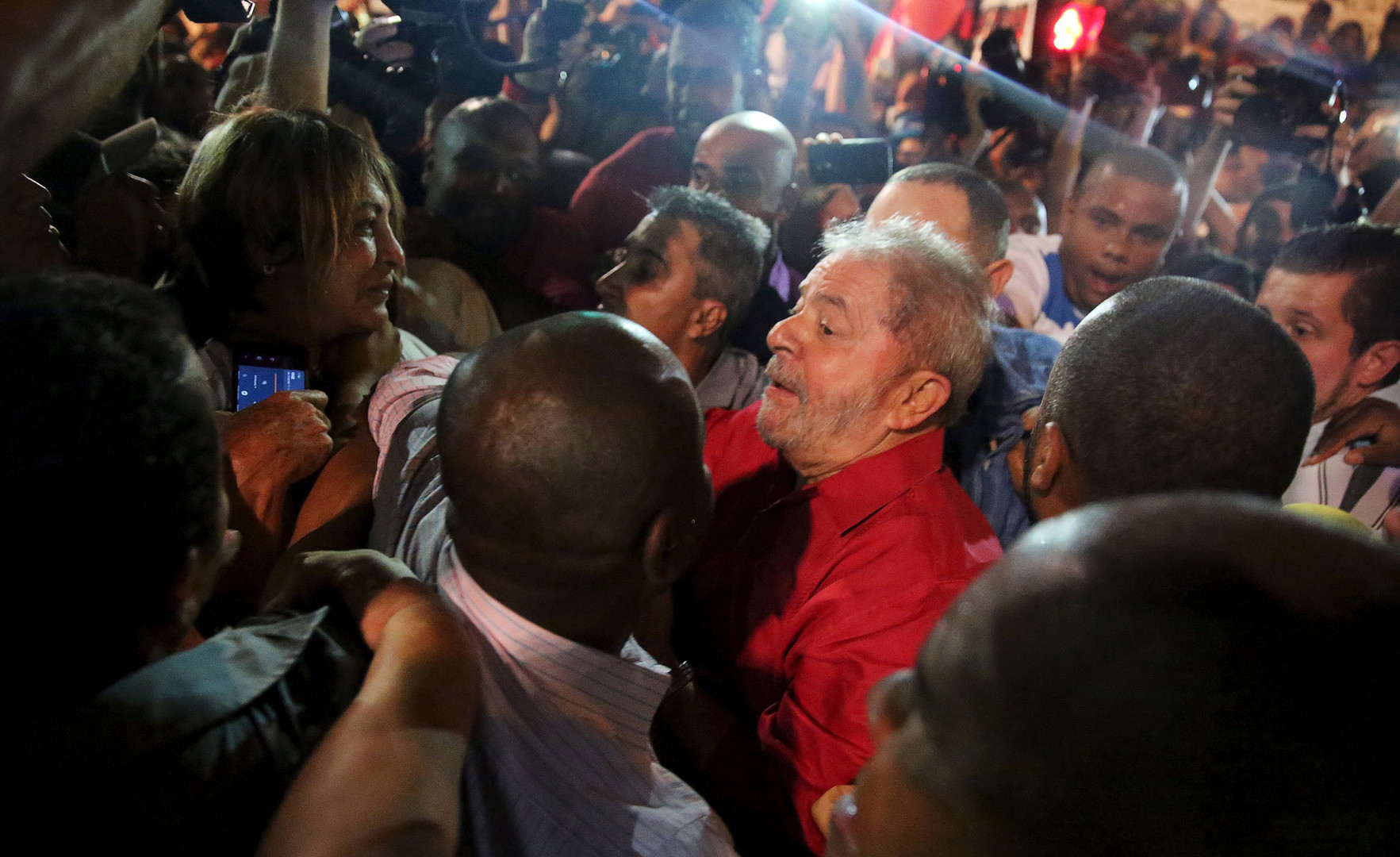 Brésil: le tribunal suprême suspend la nomination de Lula qui manifeste dans la rue (PHOTOS, VIDEOS)