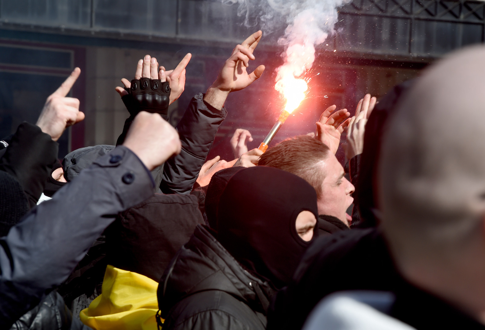 Débordements à Bruxelles : des canons à eau utilisés, une dizaine d'interpellations (PHOTOS, VIDEOS)