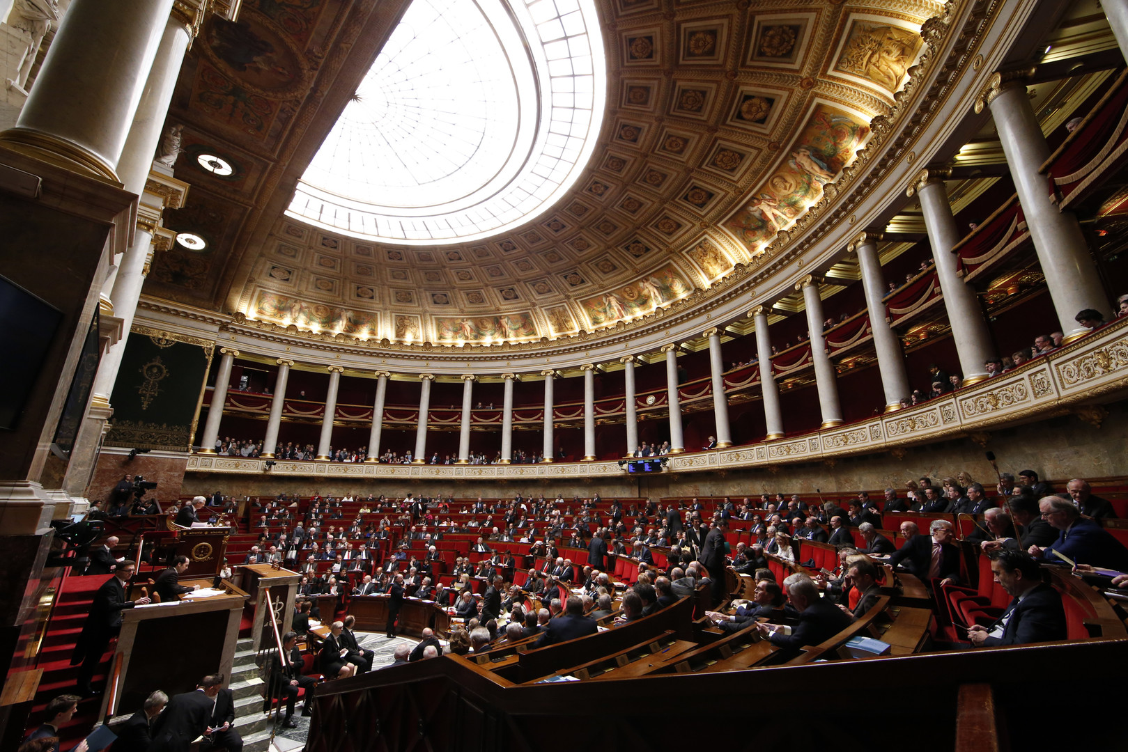 Парламент франции. Парламент Франции национальное собрание. Парламент Франции здание. Депутаты нац собрания Франции. Ассамблеи во Франции.