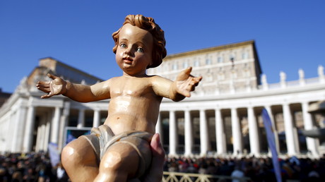 Suite aux scandales financiers, le Vatican harmonise enfin les règles de la canonisation