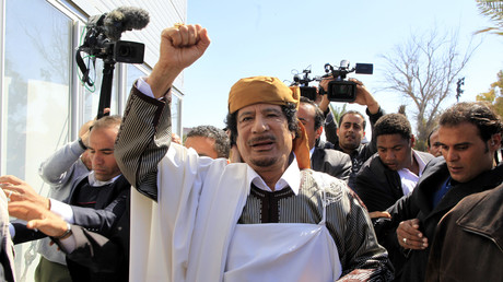Libye : Mouammar Kadhafi, d'amis des puissants à dictateur sanguinaire (GIFS)