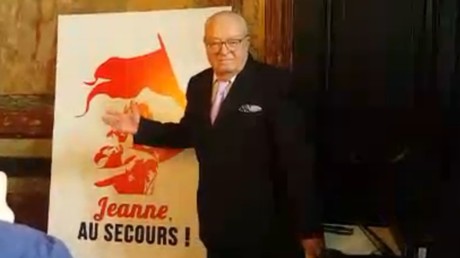 Jean-Marie le Pen présente le comité«Jeanne, au secours !» 