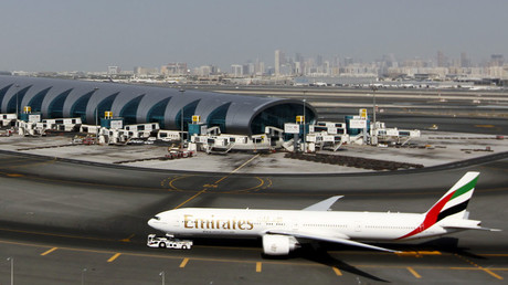 Un ex-pilote d’Emirates a confié à RT que les employés étaient contraints de faire des «heures sup»