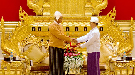 Birmanie : serment du premier président civil depuis 1962 