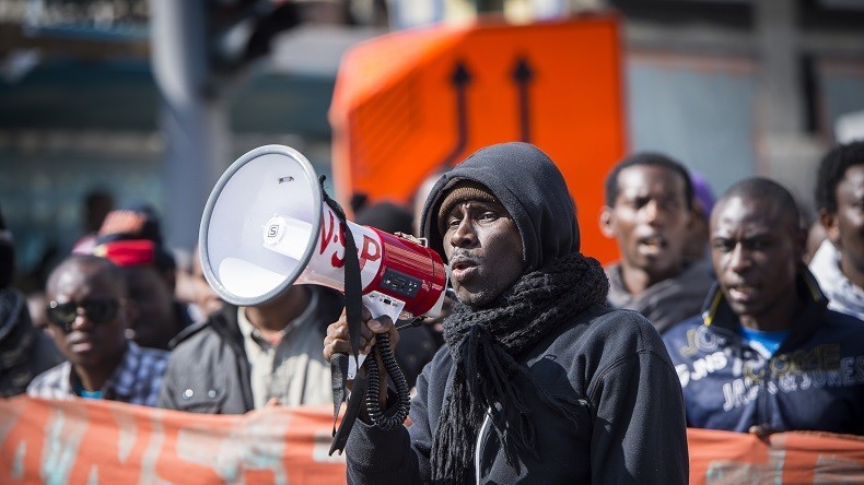 La Belgique veut faire signer une charte de respect des «valeurs européennes» aux migrants hors-UE