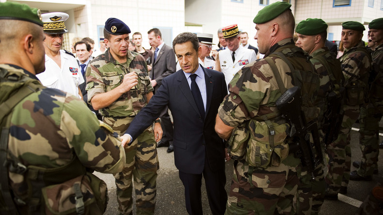 Pour les «décrocheurs», Nicolas Sarkozy préconise un «service militaire adapté»