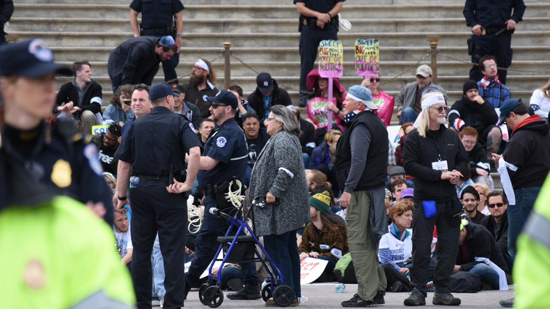 400 arrestations lors du «Printemps démocratique» devant le Capitole à Washington (VIDEOS, PHOTOS)