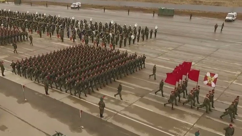 Russie : les répétitions du défilé de la Victoire à Alabino, filmées par un drone