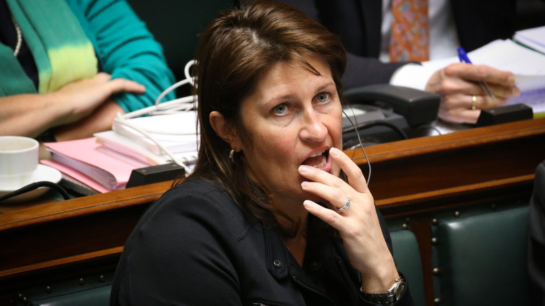Acculée après les attentats de Bruxelles, la ministre des Transports présente sa démission