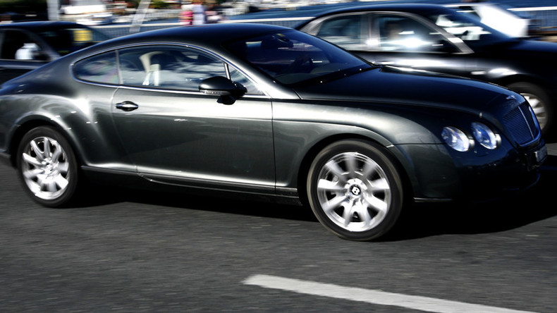 Moscou : «Un kidnapping» en Bentley devant le FSB était en réalité une demande en mariage
