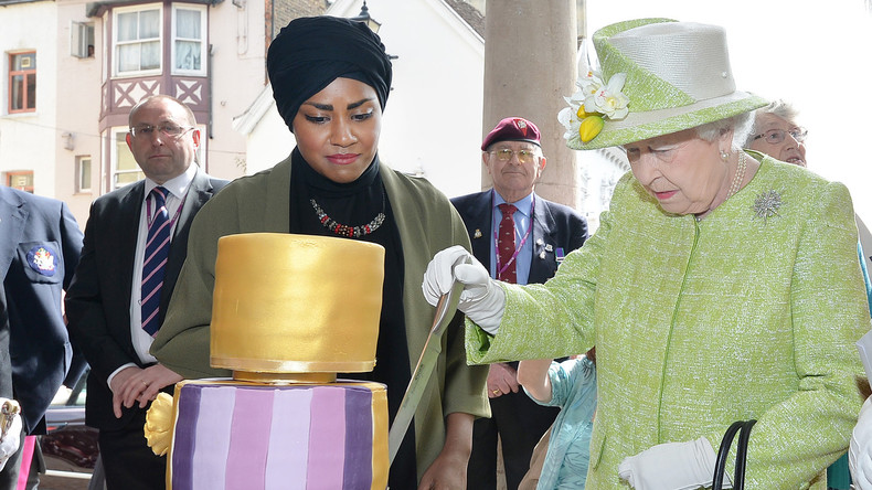 La chef, qui a fait le gâteau d'anniversaire pour Elizabeth II, insultée pour son voile