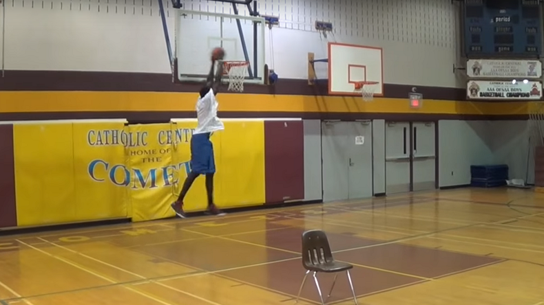 Canada : une star du basket universitaire de 17 ans en avait en fait 12 de plus