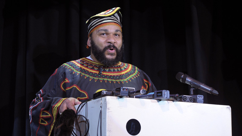 Le procès de Dieudonné pour violence contre un huissier a été renvoyé à octobre
