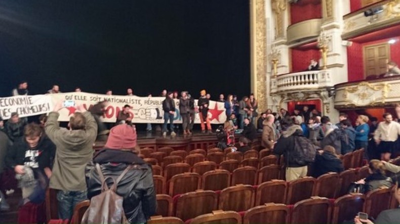 Les intermittents présents dans six théâtres, la mobilisation s'étend à la province (PHOTOS)