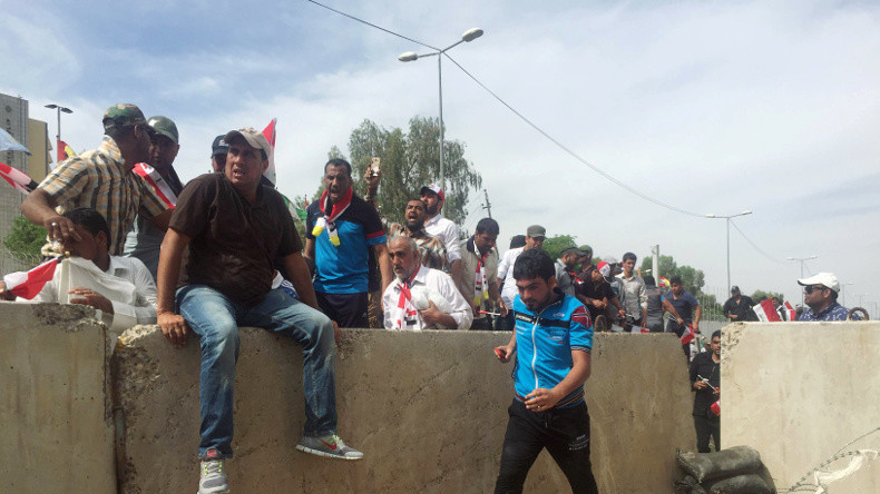 Irak : des milliers de manifestants ont envahi samedi la Zone verte à Bagdad