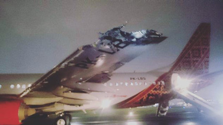En Indonésie, deux avions se rentrent dedans lors du décollage (PHOTOS, VIDEO)