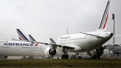 Air France : une pétition pour que les stewards gays puissent refuser de se rendre en Iran