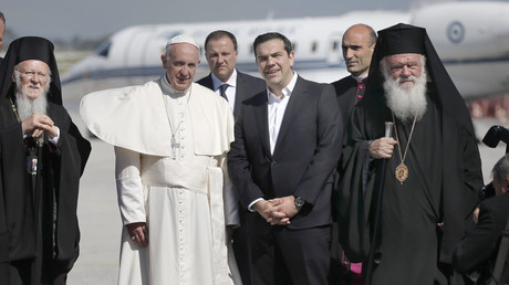 Le pape ramène au Vatican 12 réfugiés de Lesbos