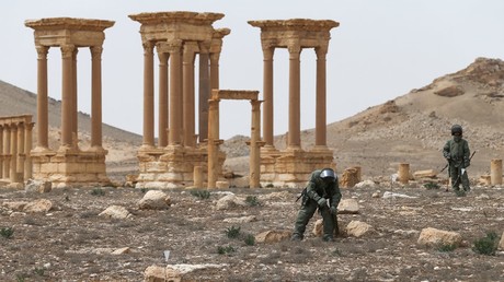 Palmyre : des démineurs russe déterrent un dépôt de Daesh avec 12 000 engins explosifs (VIDEO)