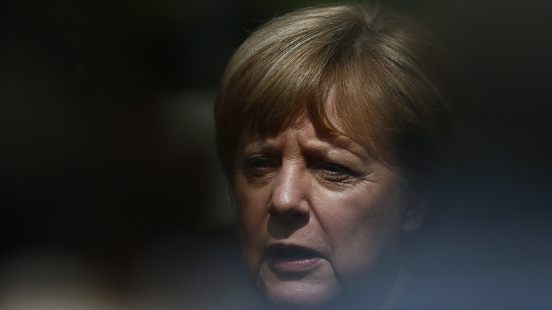 «Ingérence», «mépris»... Pour Marine Le Pen, les récents propos d'Angela Merkel ne passent pas