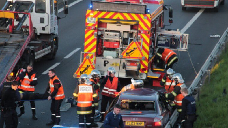 Nord de la France : course-poursuite et accidents en série sur l'A16, un mort et plusieurs blessés