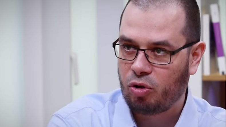 BFMTV renvoie Romain Caillet : l'expert affirme qu'il ne se savait pas fiché