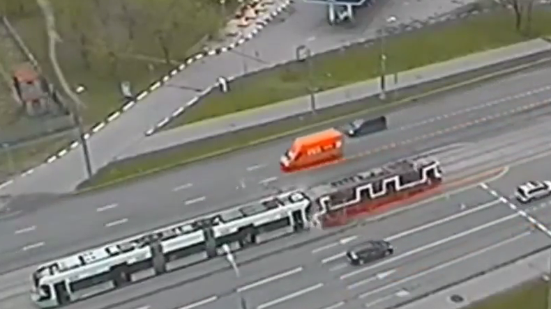 Pendant ce temps-là à Moscou, deux tramways entrent en collision (VIDEO)