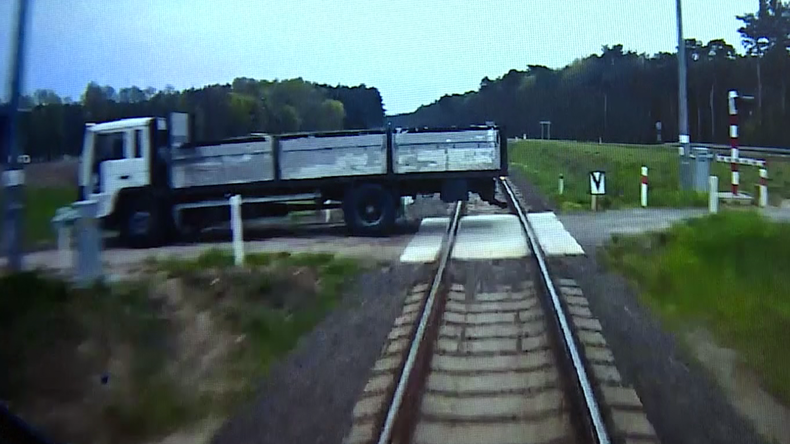 Accident de train : le comportement héroïque du conducteur a sauvé la vie des passagers (VIDEO)